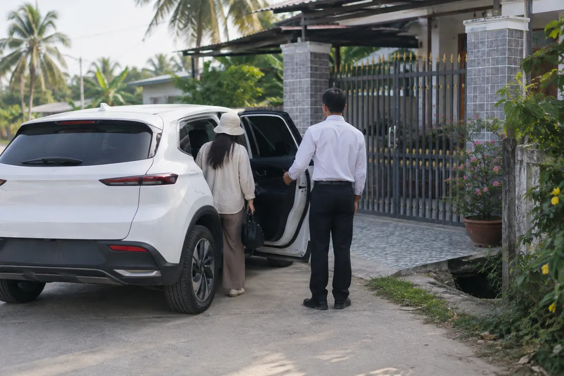 Tài xế đón khách tận cửa nhà