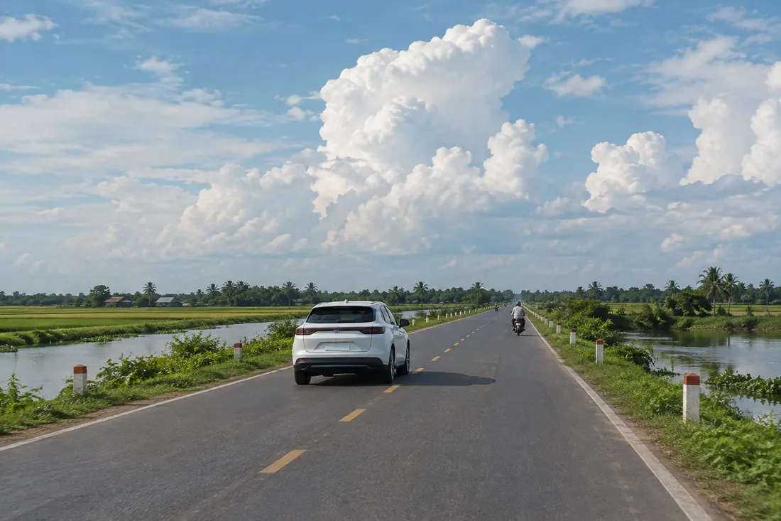 Xe điện chạy đường dài qua đồng bằng sông Cửu Long